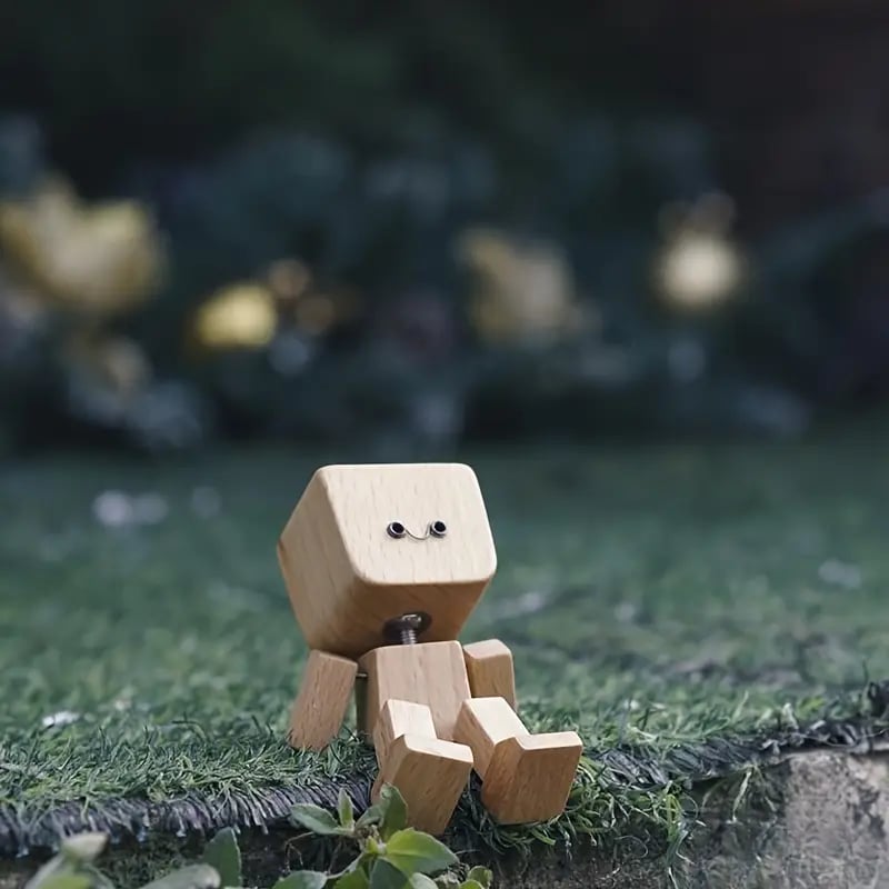 Charming Little Wooden Figure That Sways with 12 PCS Magnetic Expressions